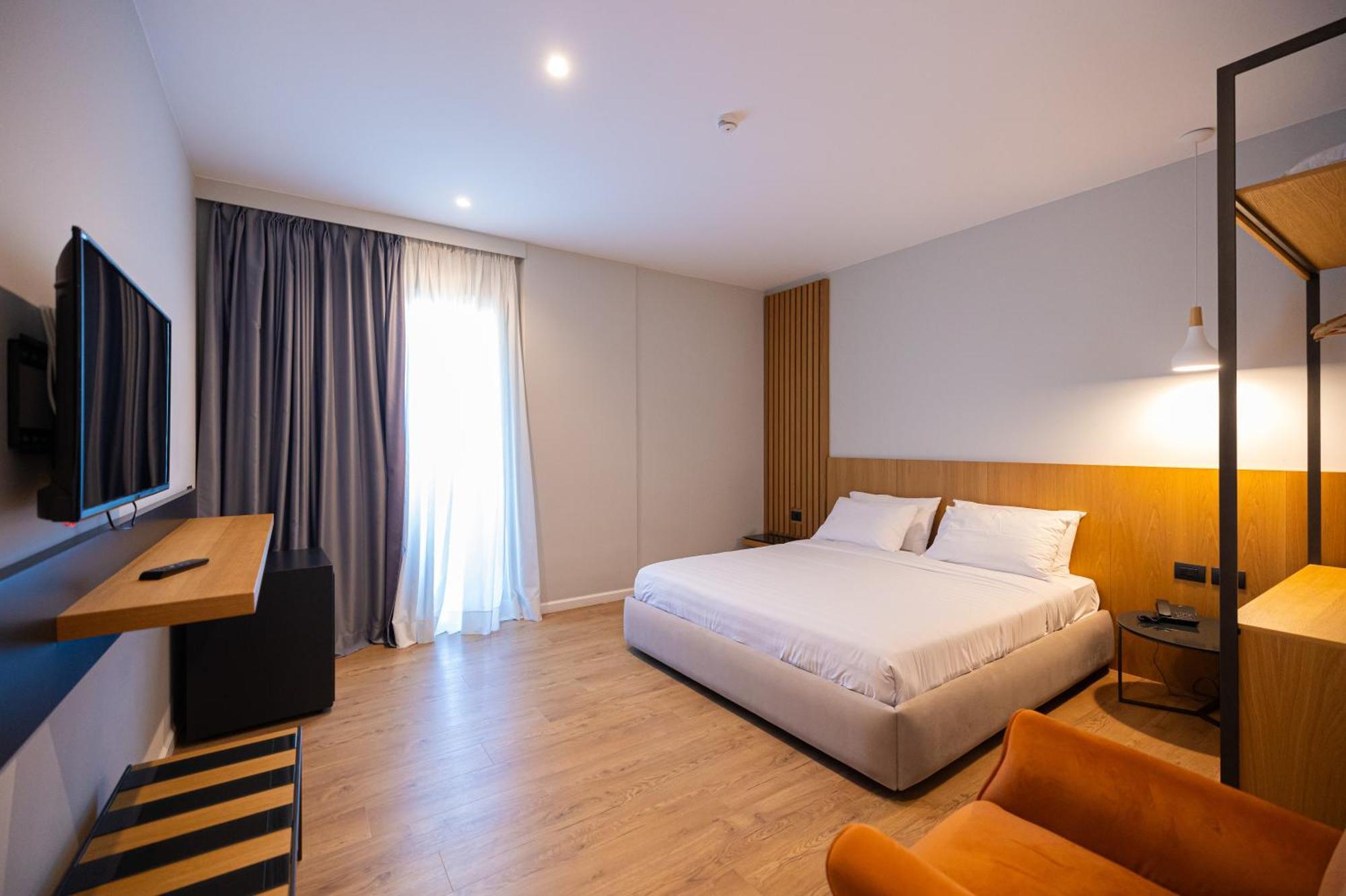 Duka Hotel Vlore Ngoại thất bức ảnh