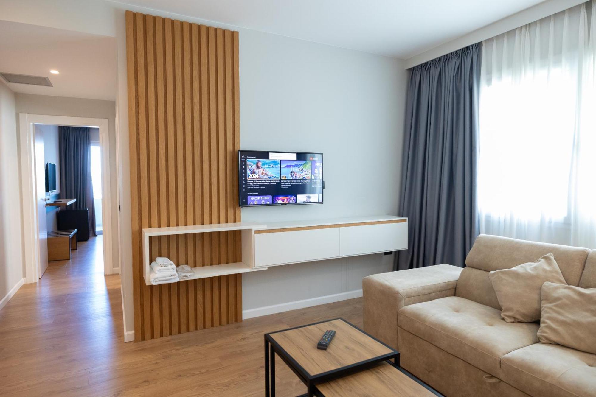 Duka Hotel Vlore Ngoại thất bức ảnh