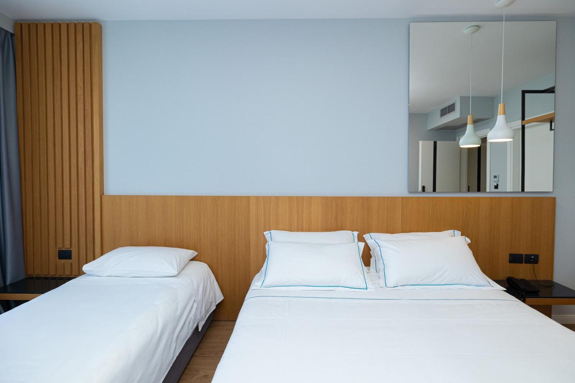 Duka Hotel Vlore Ngoại thất bức ảnh